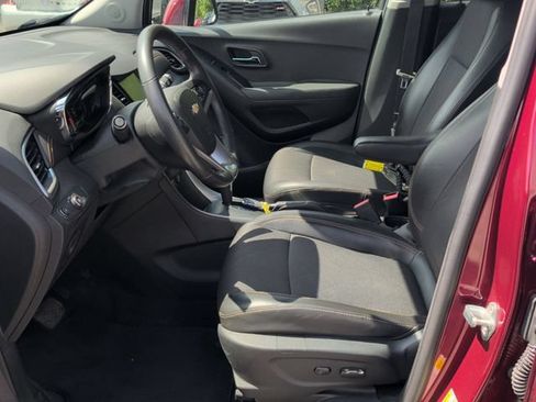 Used 2017 Chevrolet Trax LT w/ LT Convenience Package FWD image 20