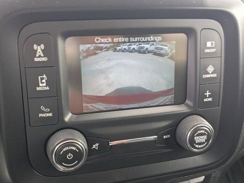 Used 2015 Jeep Renegade Limited FWD image 21
