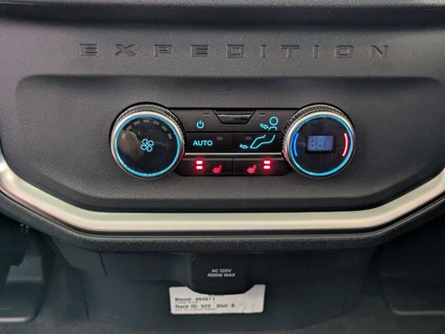 New 2026 Ford Expedition Platinum w/ Driver's Package image 17