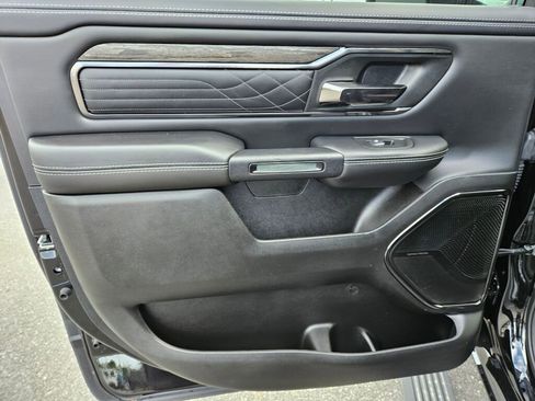 Used 2025 RAM 1500 Limited AWD/4WD image 15