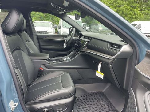New 2026 Jeep Grand Cherokee Limited AWD/4WD image 15