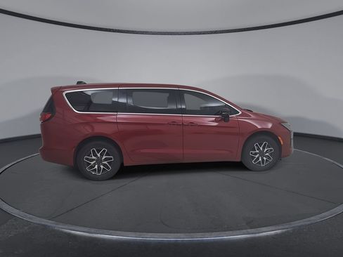 New 2027 Chrysler Pacifica Limited AWD/4WD image 16