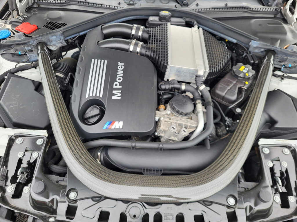 Used 2020 BMW M4 Convertible RWD image 10