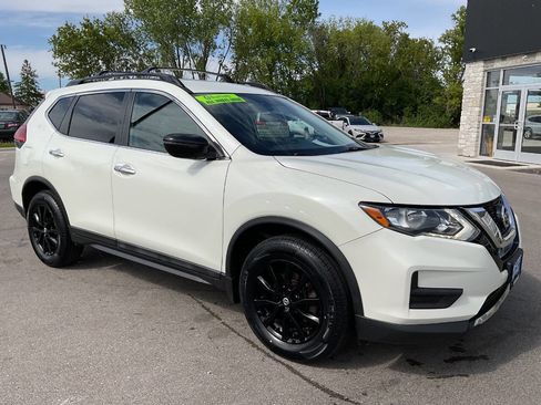 Used 2017 Nissan Rogue SV w/ Midnight Edition Package AWD/4WD image 10