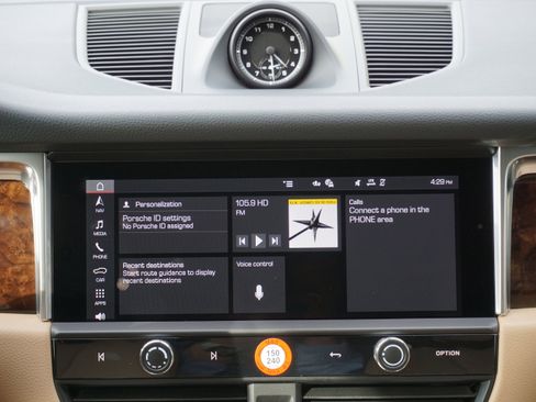 New 2026 Porsche Macan image 23