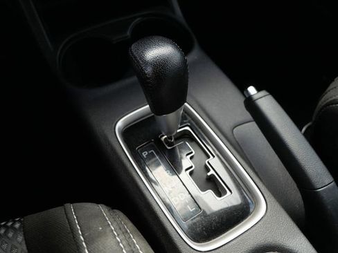 Used 2016 Mitsubishi Outlander ES AWD/4WD image 21