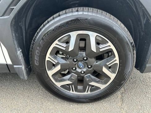 Certified 2025 Subaru Forester Premium AWD/4WD image 32