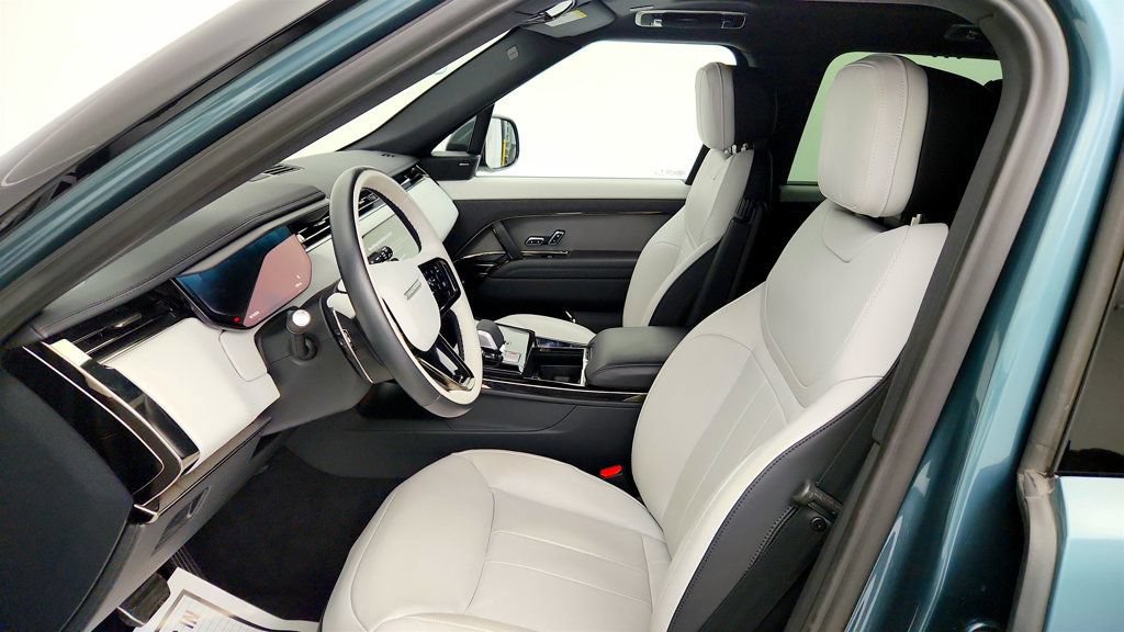 Used 2025 Land Rover Range Rover Sport Dynamic SE AWD/4WD image 19