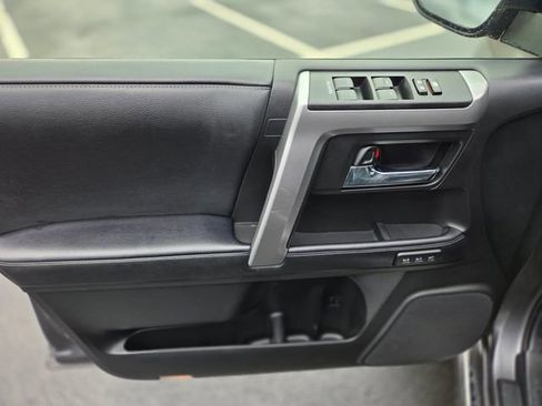 Used 2022 Toyota 4Runner Limited AWD/4WD image 6