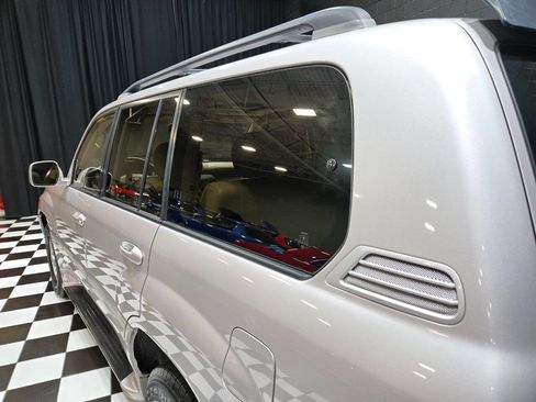 Used 2002 Toyota Land Cruiser image 33