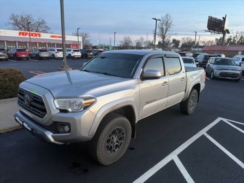 Used 2019 Toyota Tacoma SR5 image 2