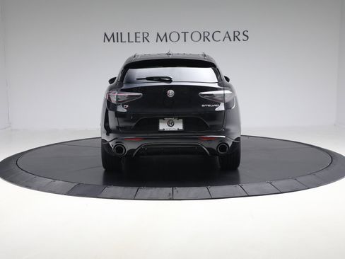 New 2025 Alfa Romeo Stelvio Sprint image 9
