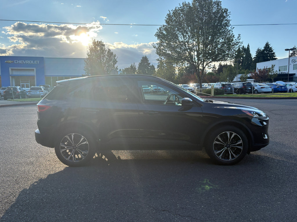 Certified 2022 Ford Escape SEL w/ SEL Stealth AWD Package image 4