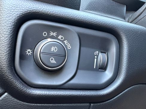 Used 2024 RAM 2500 Big Horn w/ Bed Utility Group image 34