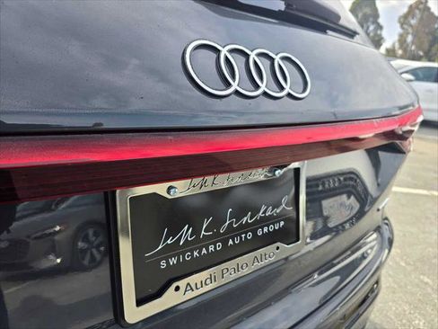 New 2025 Audi Q6 e-tron Premium image 17