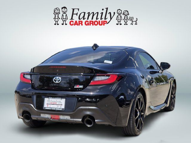 Used 2023 Toyota GR86 RWD image 4