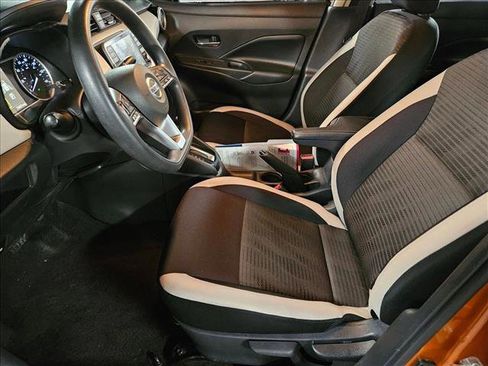 Used 2020 Nissan Versa SV w/ Trunk Package image 14