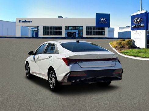 New 2026 Hyundai Elantra Limited FWD image 5