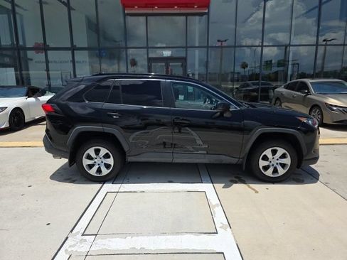 Used 2021 Toyota RAV4 LE w/ Carpet Mat Package (TMS) FWD image 3