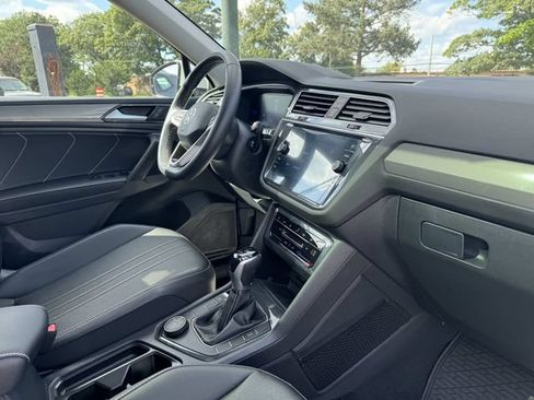 Used 2023 Volkswagen Tiguan SE w/ Panoramic Sunroof Package AWD/4WD image 30