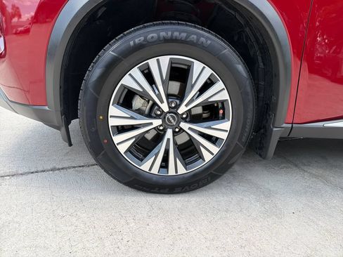 Certified 2023 Nissan Rogue SV FWD image 12