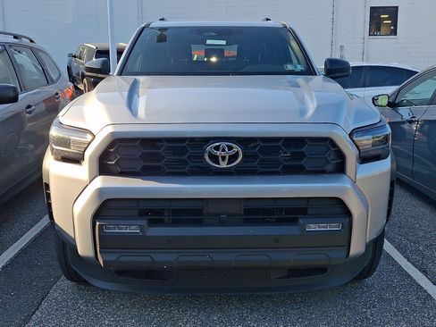 Used 2025 Toyota 4Runner TRD Off-Road AWD/4WD image 2