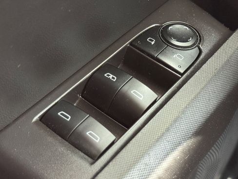 Used 2024 Chevrolet Colorado LT w/ LT Convenience Package II image 23