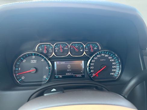 Used 2018 Chevrolet Tahoe Premier RWD image 12