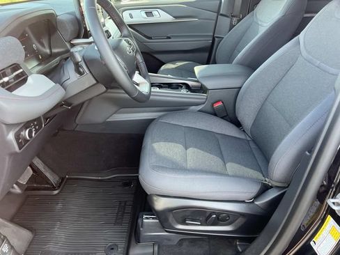 Certified 2026 Ford Explorer Active AWD/4WD image 19