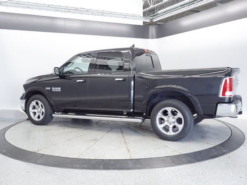 Used 2017 RAM 1500 Laramie w/ Convenience Group AWD/4WD image 3