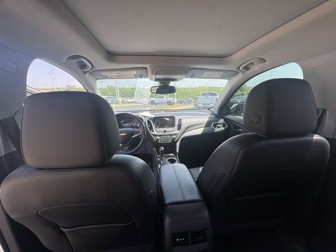 Used 2018 Chevrolet Equinox Premier AWD/4WD image 11