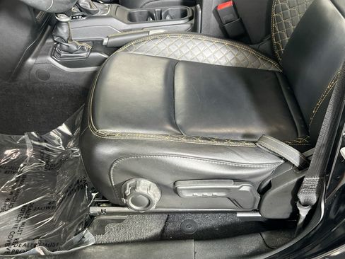 Used 2021 Jeep Wrangler Unlimited Sahara AWD/4WD image 19