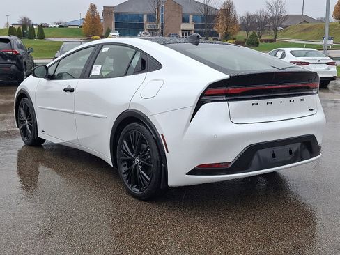 New 2026 Toyota Prius AWD image 4