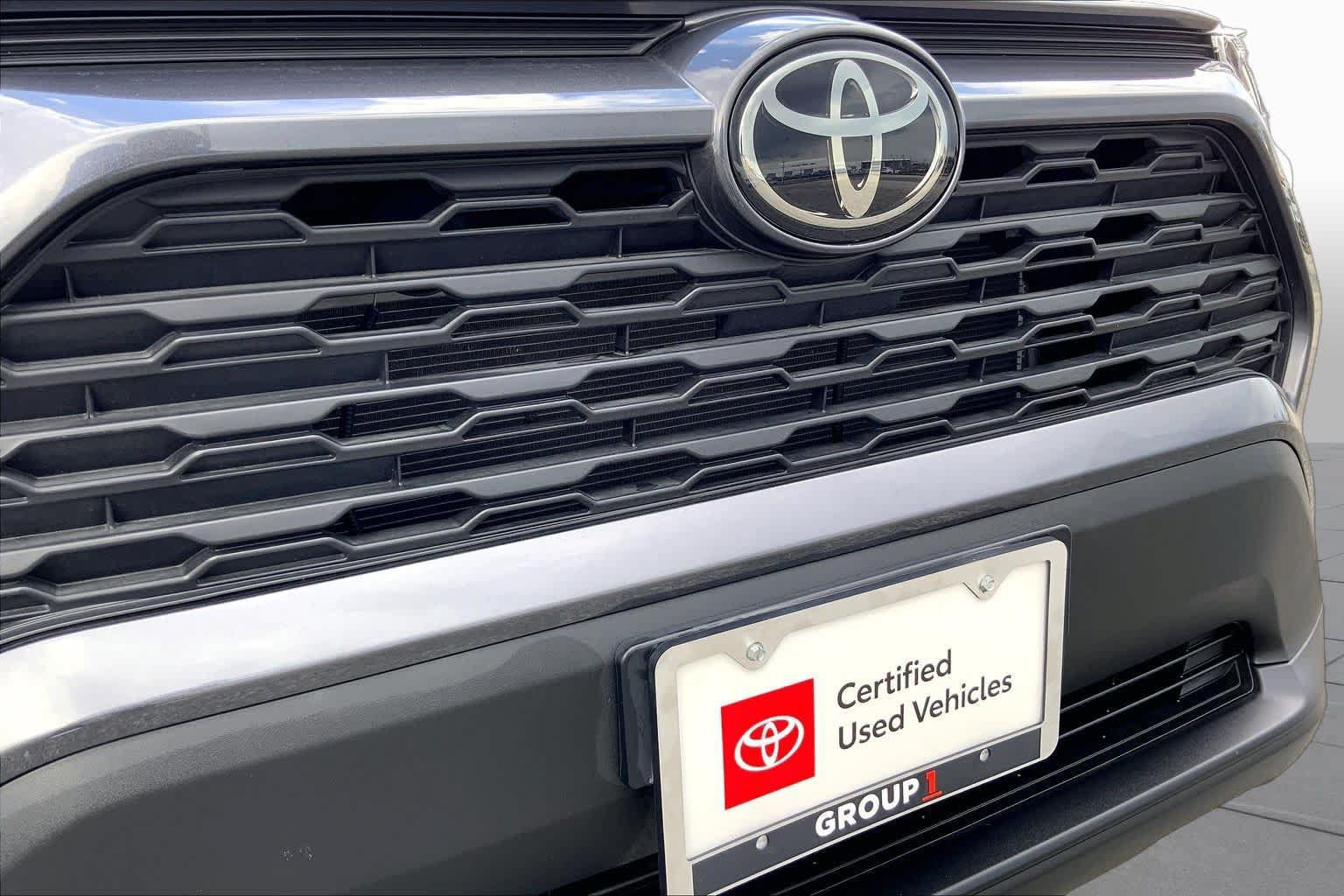 Certified 2024 Toyota RAV4 XLE FWD image 29