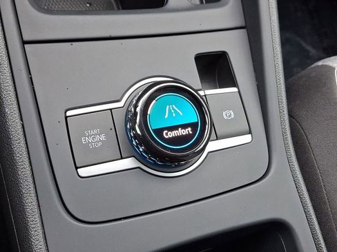 Certified 2025 Volkswagen Tiguan S AWD/4WD image 12