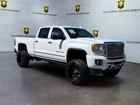 Used 2015 GMC Sierra 2500 Denali w/ Duramax Plus Package image 7