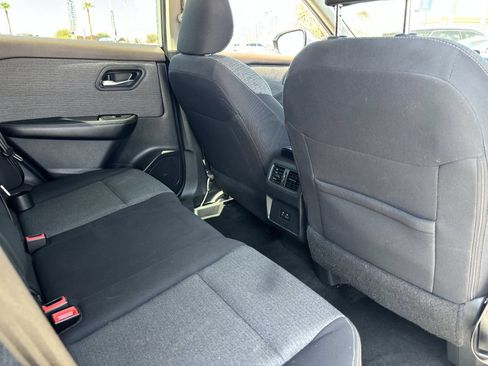 Used 2023 Nissan Rogue SV AWD/4WD image 11