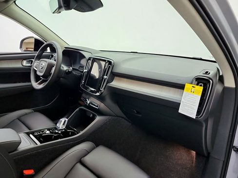 New 2026 Volvo XC40 B5 Plus w/ Climate Package AWD/4WD image 17