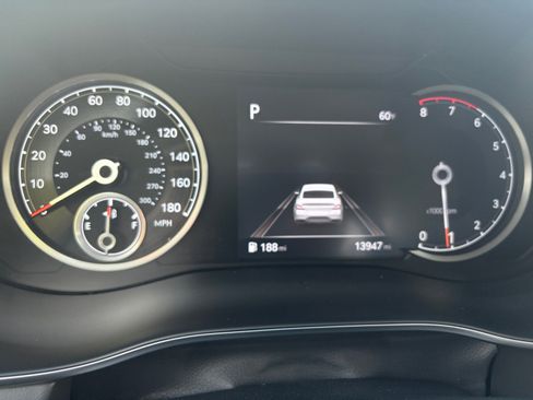 Used 2023 Genesis G70 2.0T image 18