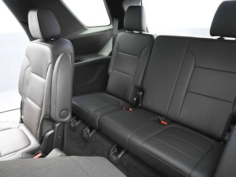 Used 2023 Chevrolet Traverse High Country AWD/4WD image 26