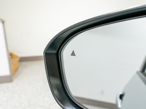 Used 2023 Nissan Rogue SV image 13