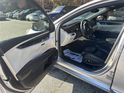 Used 2013 Cadillac XTS Platinum AWD/4WD image 10