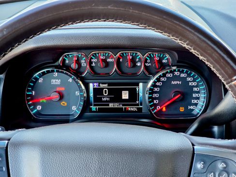 Used 2019 Chevrolet Suburban Premier image 41