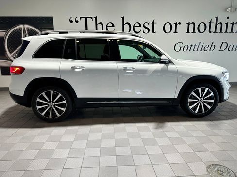 Used 2022 Mercedes-Benz GLB 250 4MATIC image 3