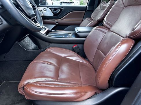 Used 2021 Lincoln Aviator Reserve w/ Equipment Group 202A image 19