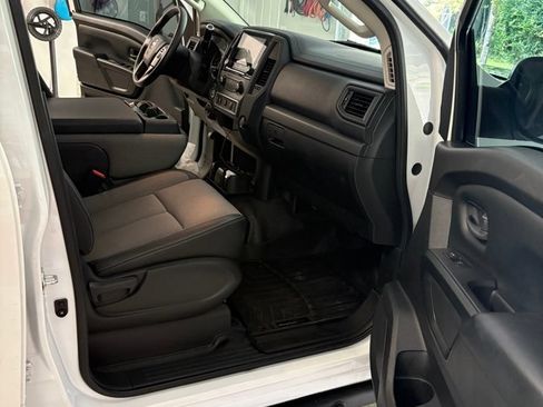 Used 2021 Nissan Titan S w/ HD Front GAWR Package AWD/4WD image 13