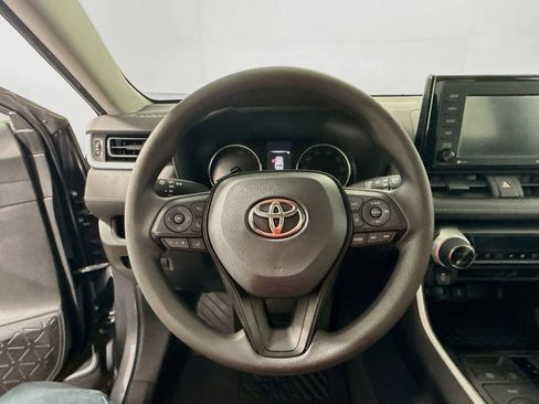 Certified 2022 Toyota RAV4 LE AWD/4WD image 11