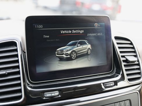 Used 2018 Mercedes-Benz GLE 350 4MATIC image 25