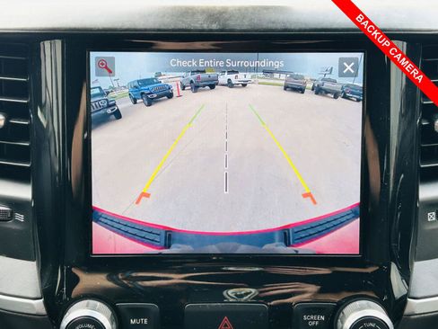 Used 2022 RAM 1500 Big Horn w/ Night Edition AWD/4WD image 8