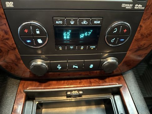 Used 2012 Chevrolet Tahoe LTZ image 41